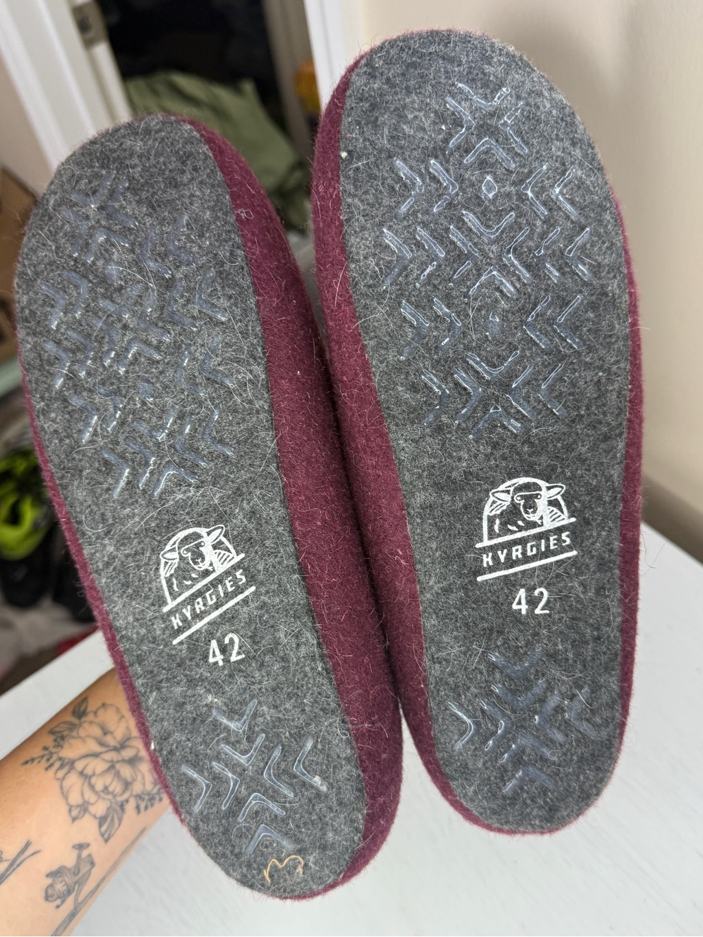 Kyrgies Wool Felt Slippers Unisex M 9-9.5, W 11.5-12 — image 3 of 8